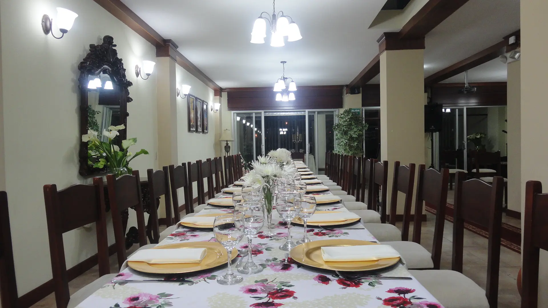 Eventos Íntimos - El escenario perfecto para celebraciones y reuniones corporativas exclusivas en Loja